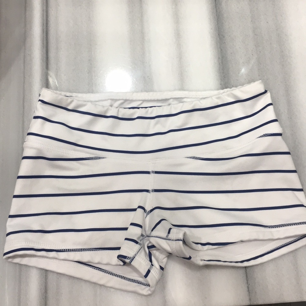 FLEO shorts size xsmall. Worn twice.